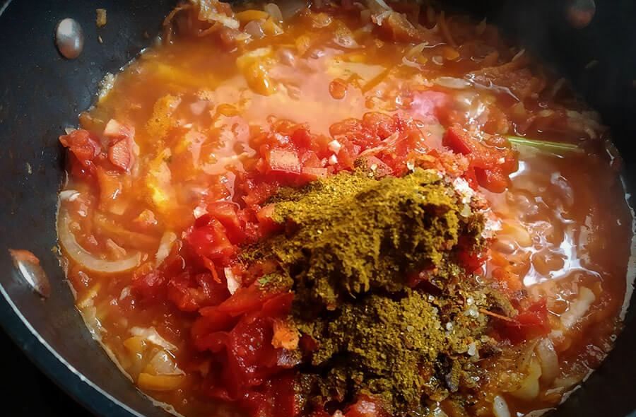 Рыба с овощами в томатном соусе с лемонграссом и карри | 15