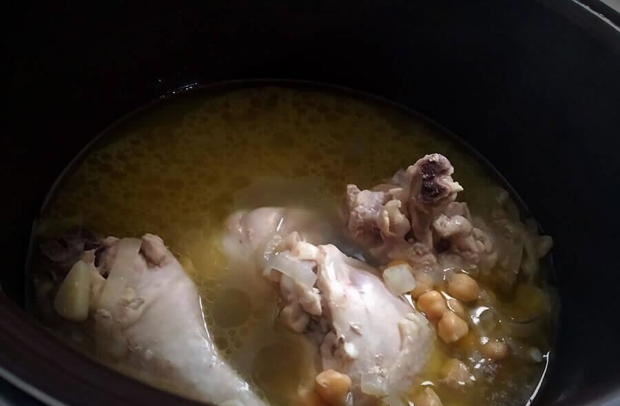 Густой куриный суп с нутом в мультиварке | 9